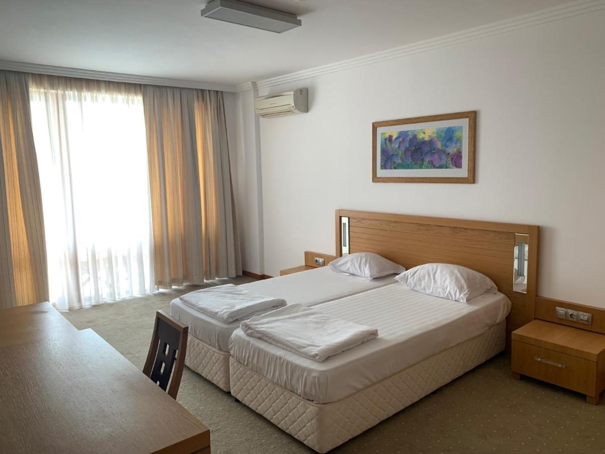 Kalina Private Apartments In Emerald Resort, Ravda Exterior photo