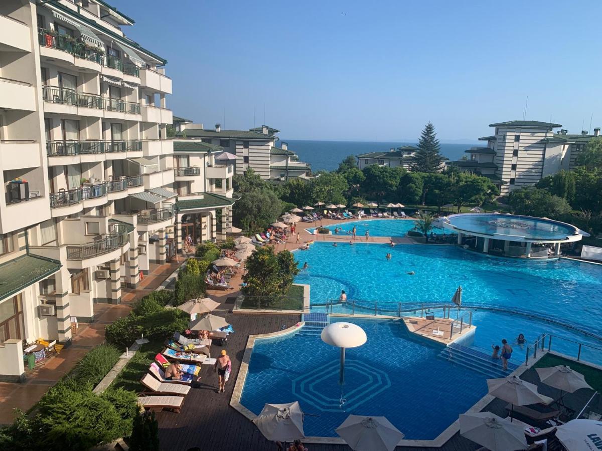 Kalina Private Apartments In Emerald Resort, Ravda Exterior photo