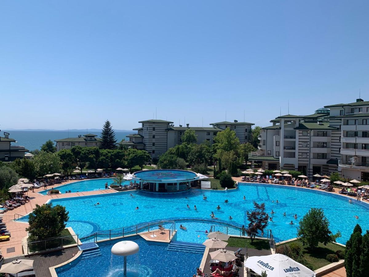 Kalina Private Apartments In Emerald Resort, Ravda Exterior photo