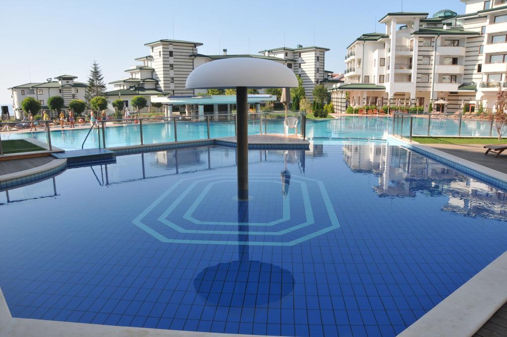 Kalina Private Apartments In Emerald Resort, Ravda Exterior photo